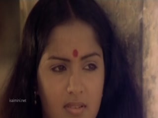 Poovil Vandu -  Kadhal Oviyam 720p HD.mp4