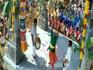 Sonna Puriyadhu - Velayudham Smart HD.mp4